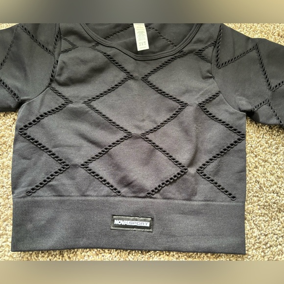 Fashion Nova Sport Top - Picture 5 of 5